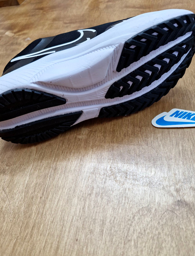 کفش رانینگ مردانه و زنانه Nike مشکی