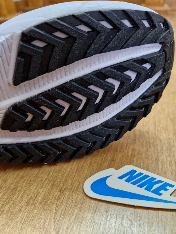 کفش رانینگ مردانه و زنانه Nike مشکی